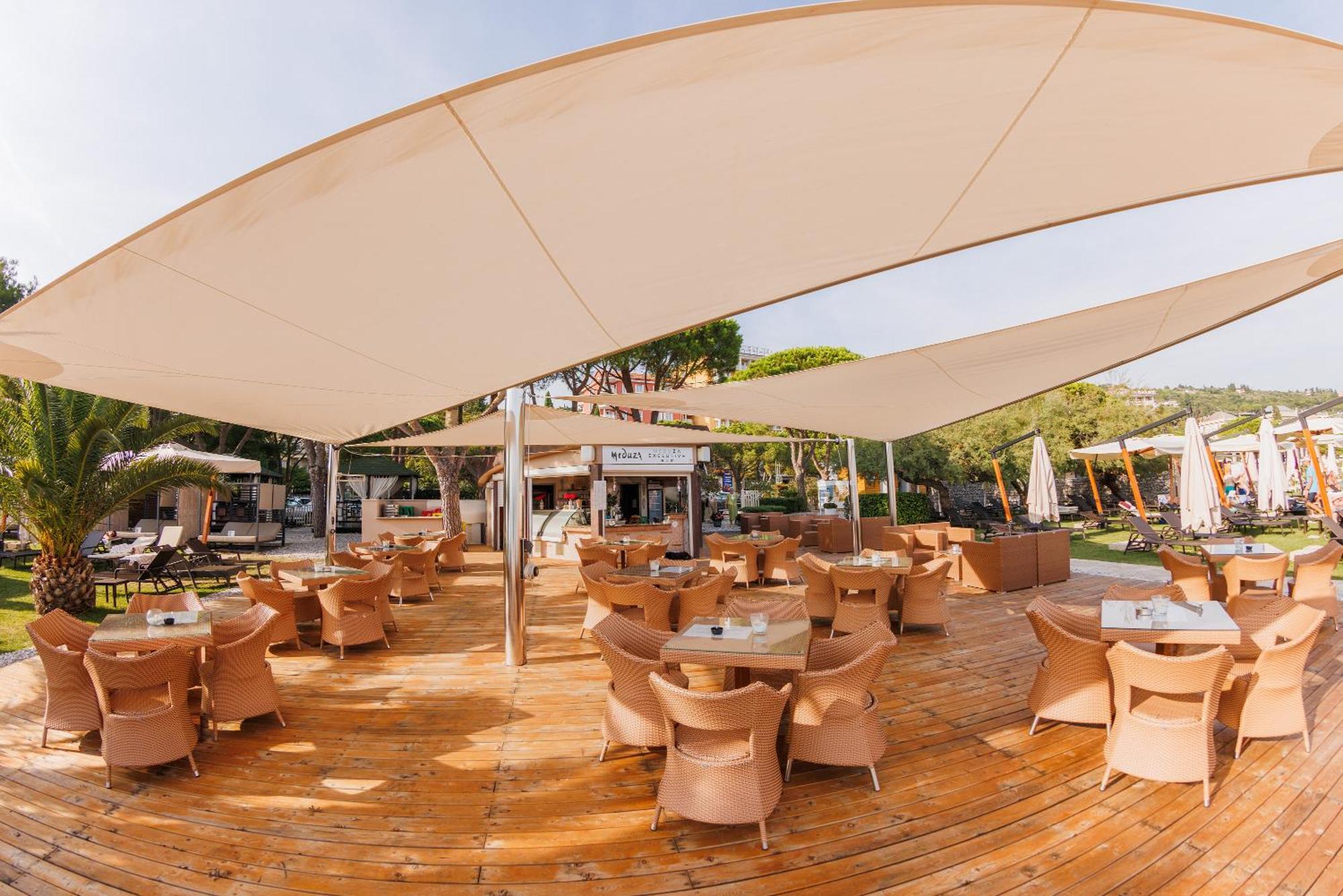 Wellness Hotel Apollo - Terme & Wellness Lifeclass Portoroz Bagian luar foto