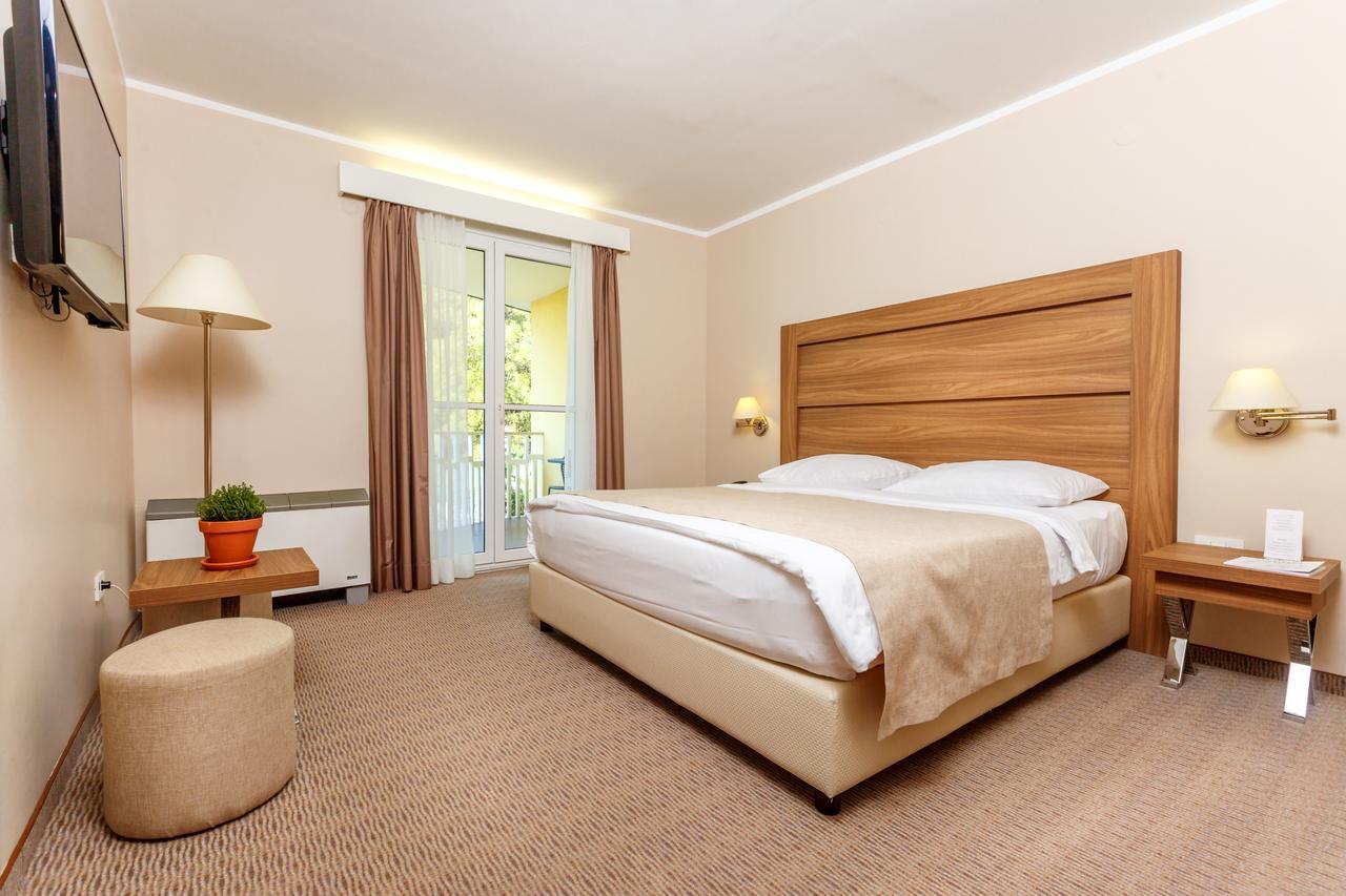 Wellness Hotel Apollo - Terme & Wellness Lifeclass Portoroz Bagian luar foto